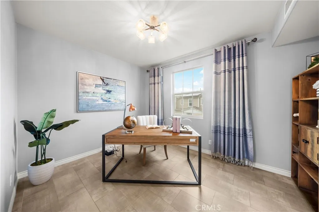 221 Promenade Street, Pomona, California 91767 home-pic-7